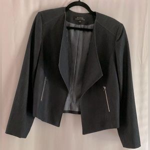 Tahari trendy blazer